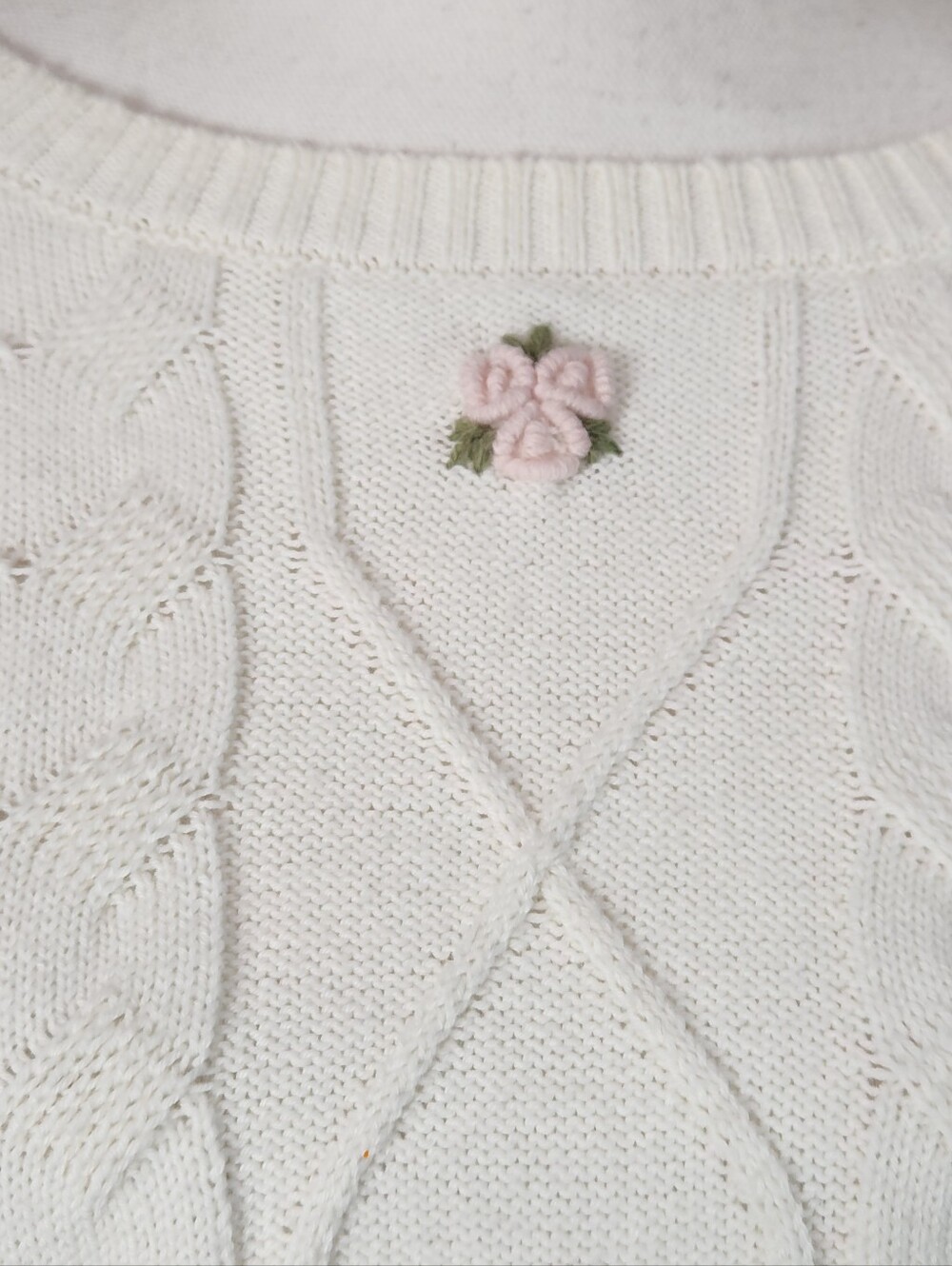 🌸 Very Truly Yours Embroidered Floral Cable Knit Sweater 🌸 - Picture 2 of 7